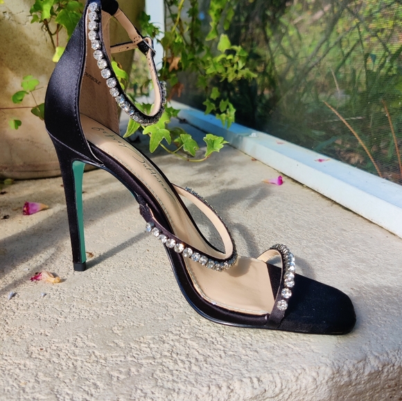 Betsy Johnson satin and rhinestone Stilletto sold on another platform - Picture 8 of 16